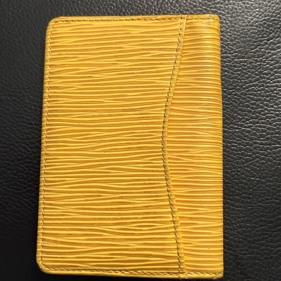 Louis Vuitton Yellow Epi Card Case SP0020 - Picture 7 of 9